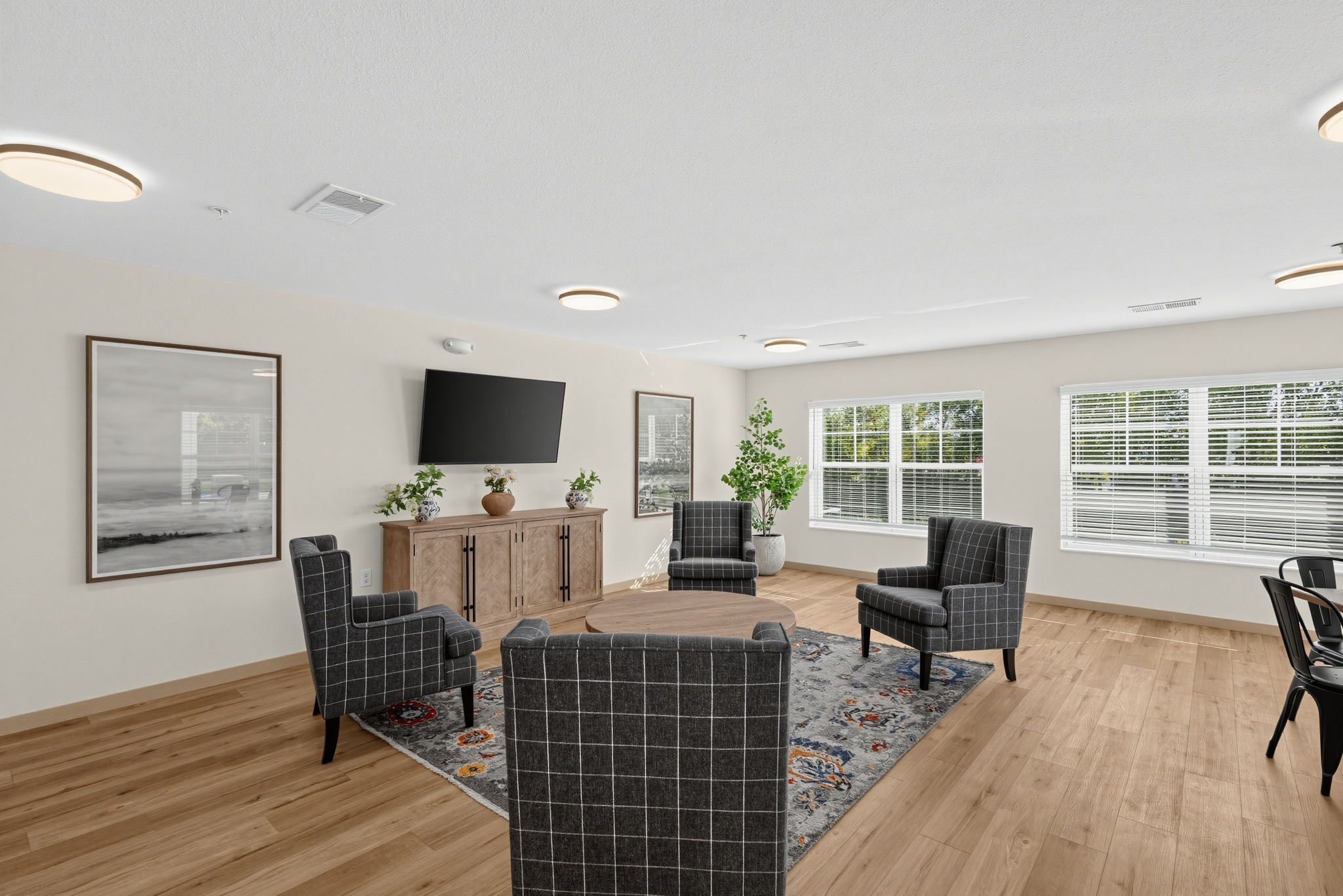 07_1160_Richard_St-Living_room-1102.jpg