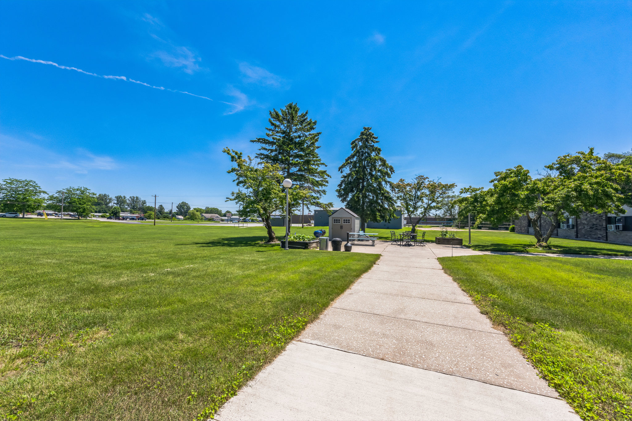 1951252_N_12th_Pl_Sturgeon_Bay_WI_54235_USA-Exterior-DSC_9319.jpg