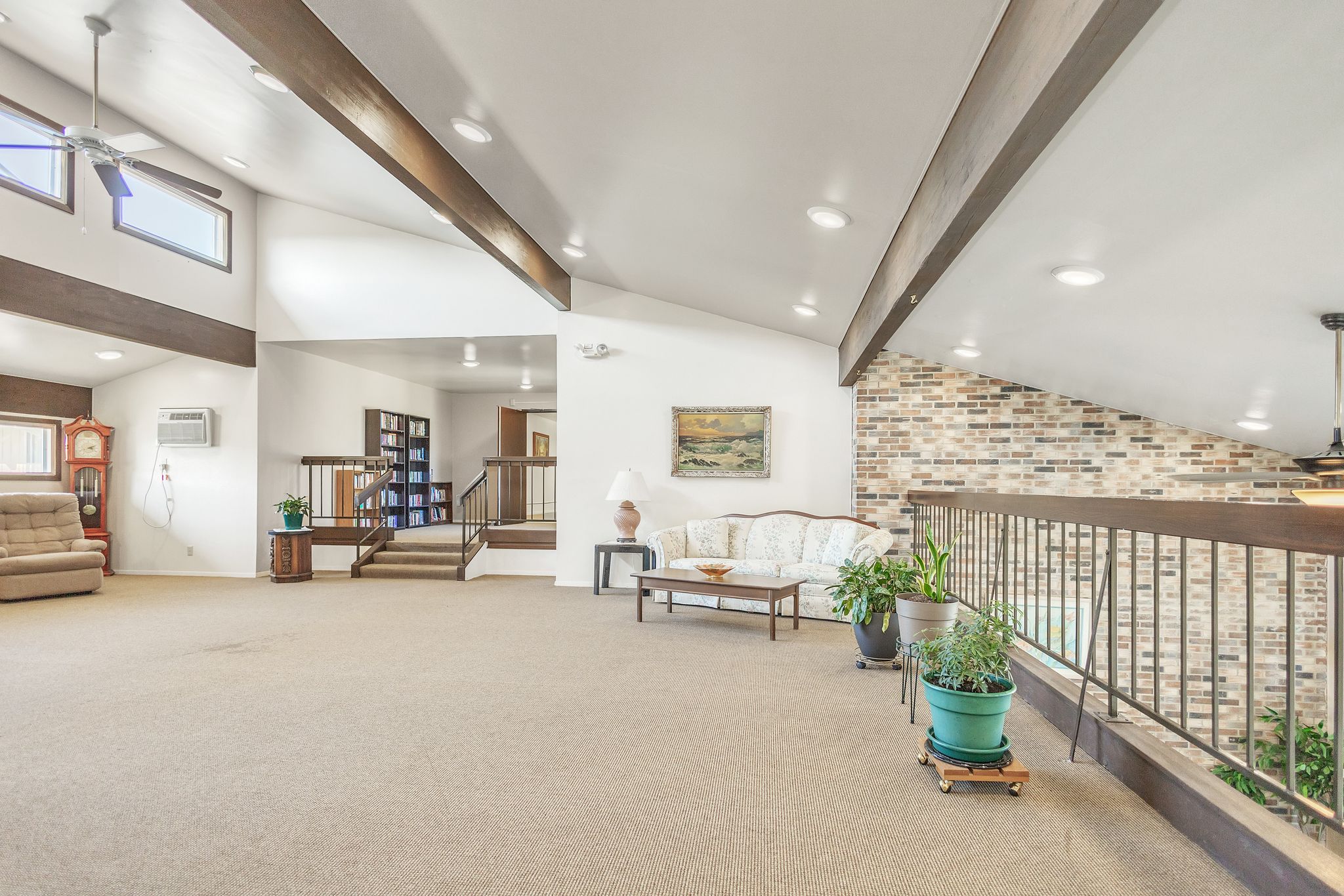 2471200_Oak_Ct_Port_Washington_WI_53074_USA-Living_room-IMG_9467.jpg