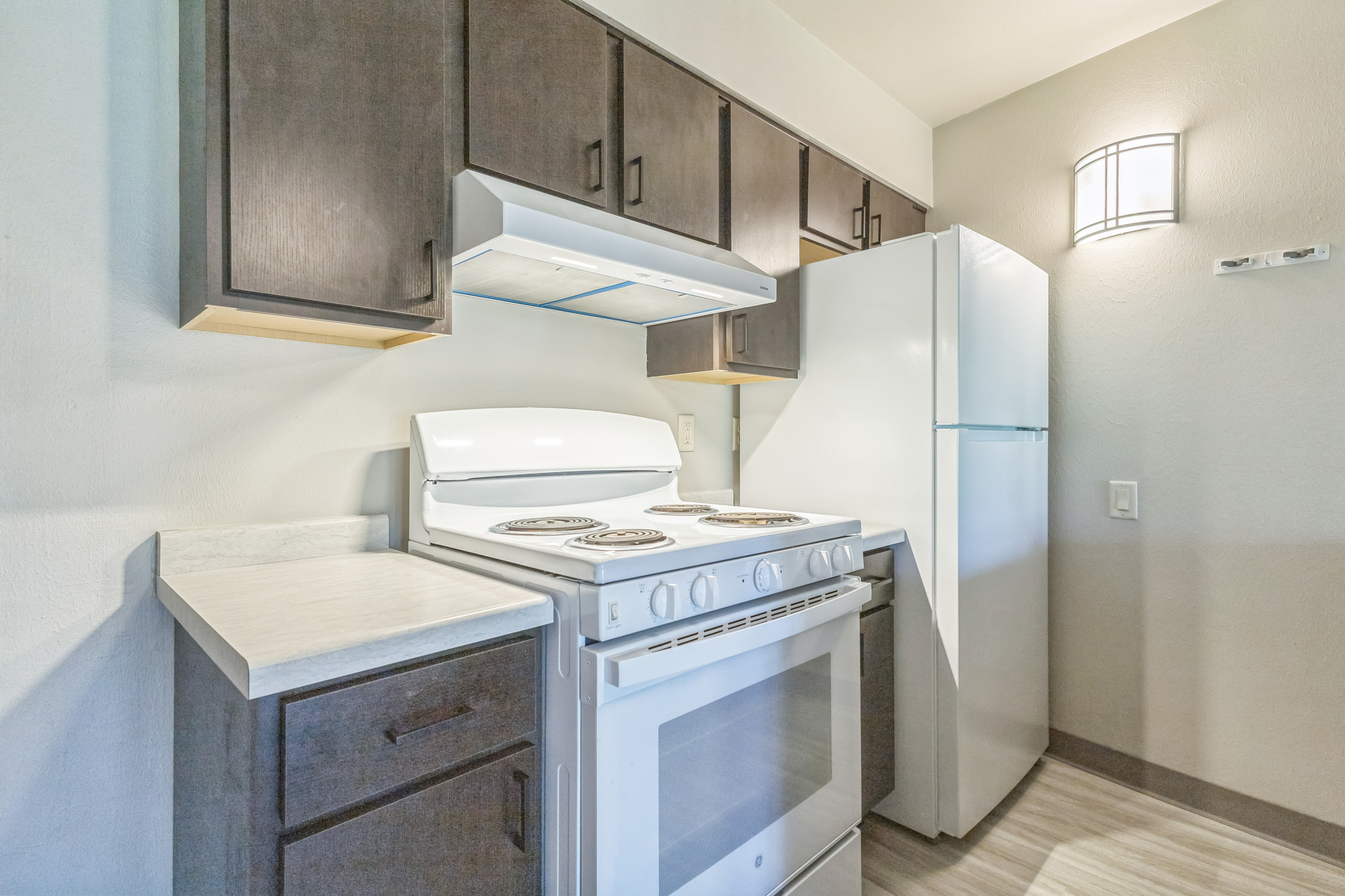 317407_Arbutus_Ave_Oconto_WI_54153_USA-Kitchen-IMG_8989.jpg