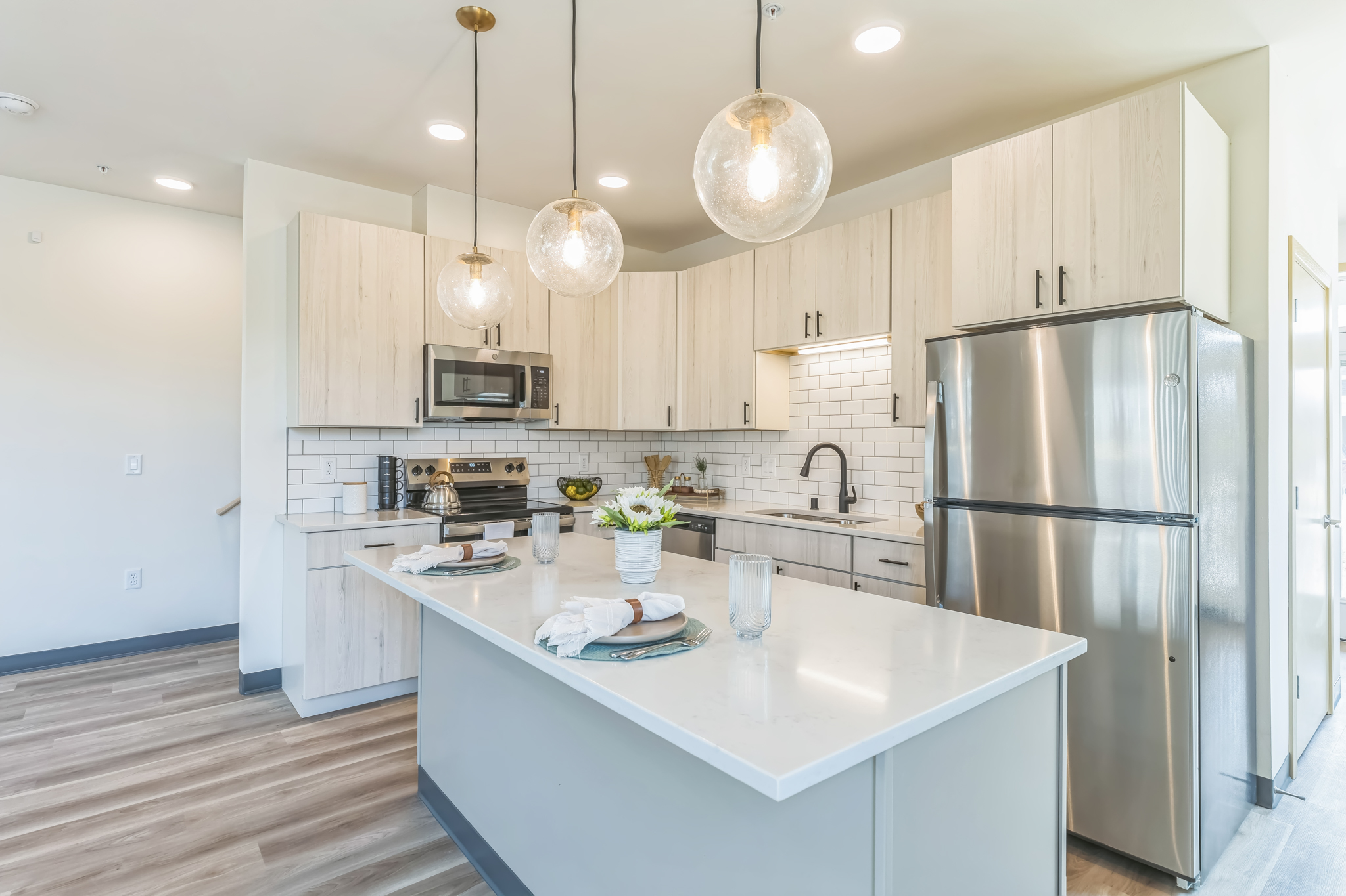 405877_Oregon_Center_Dr_Oregon_WI_53575_USA-Kitchen-GEM_9445.jpg